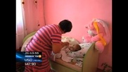В Актау аферисты обманули семью тяжелобольного ребенка