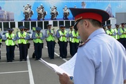 Казахстанским полицейским пригрозили увольнением за животы 