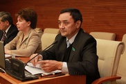 Тиникеев требует обнародовать доходы менеджеров АО "Казахтелеком"