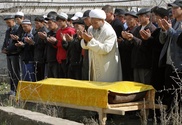 В Кыргызстане прошли похороны погибших в ДТП в Карагандинской области