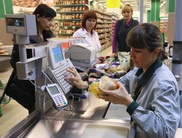 Через 5 лет казахстанцы смогут оплачивать покупки с помощью смартфона