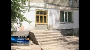 Жители Тараза селятся в подъездах и на балконах