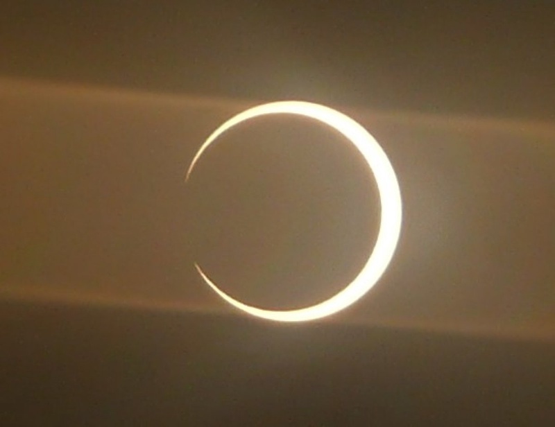 Кольцеобразное солнечное затмение. Фото с сайта infokart.ru