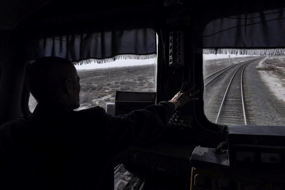 Машинист локомотива. Фото с сайта railways.kz