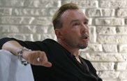 8 июня алматинцы услышат "ненормативную лексику"