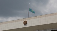 ФОТО: В Алматы в день национального траура приспущены флаги