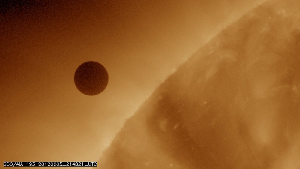 Прохождение Венеры по диску Солнца. Фото ©Reuters