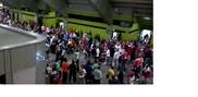 ВИДЕО: Российские фанаты избили стюардов на открытии Евро-2012