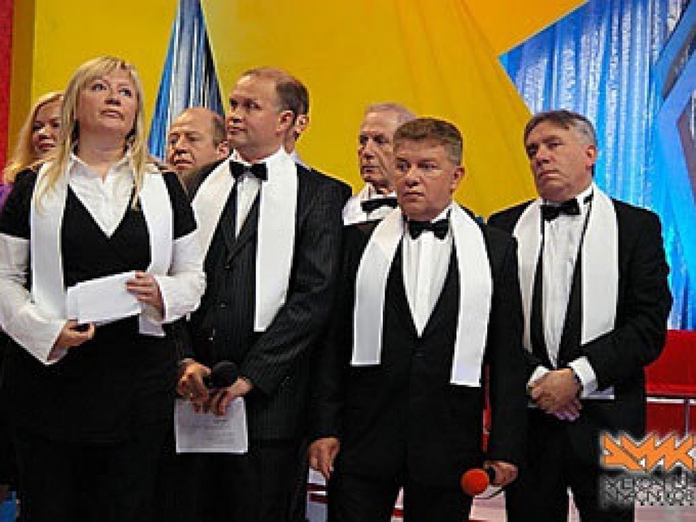   Команда КВН "Одесские джентльмены". Владимир Супрун - второй слева. Фото с официального сайта КВН.