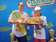 Поедатель хот-догов из Калифорнии в шестой раз выиграл чемпионат мира