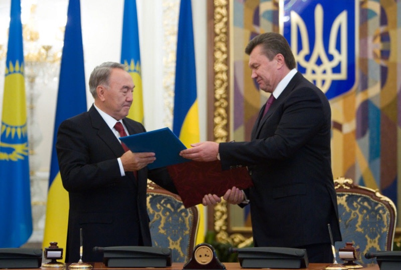 Президент Республики Казахстан Нурсултан Назарбаев и Президент Украины Виктор Янукович. Фото РИА Новости©
