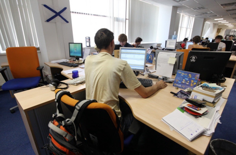 Офисные работники. Фото РИА Новости©