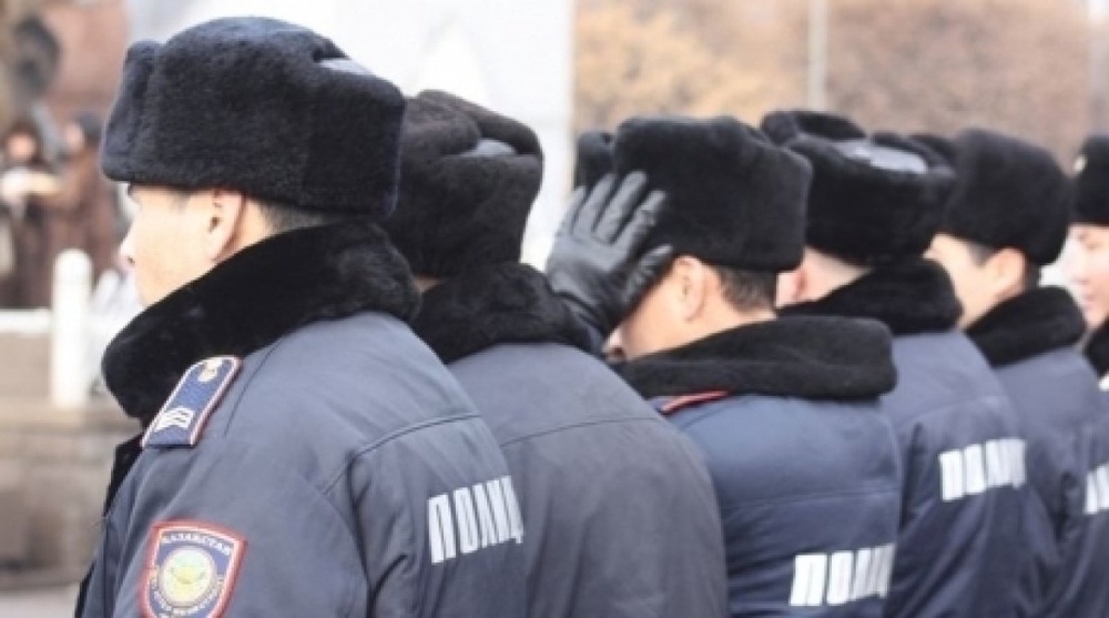 Восемь человек ответят за убийство полицейского в Актау