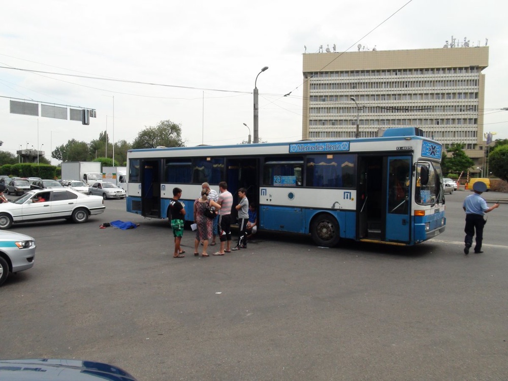 Под колесами автобуса погиб пешеход. Фото предоставлено программой "Полицейский патруль" телеканала СТВ