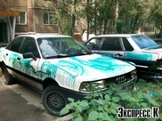 В Павлодаре вандалы облили зеленкой десятки автомобилей