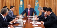 Назарбаев раздал поручения главам зерносеющих регионов Казахстана