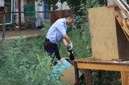 Возле здания суда в Уральске повесился человек