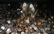 Samsung выплатил Apple миллиард долларов пятицентовыми монетами