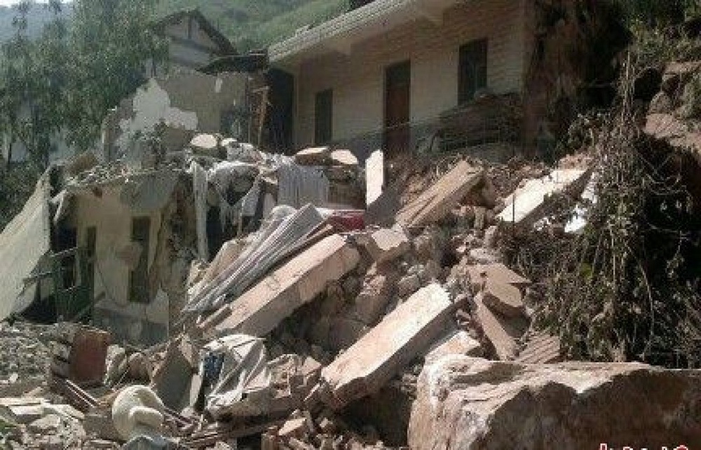 Последствия землетрясения 7 сентября на юге Китая. Фото с сайта sina.com.cn