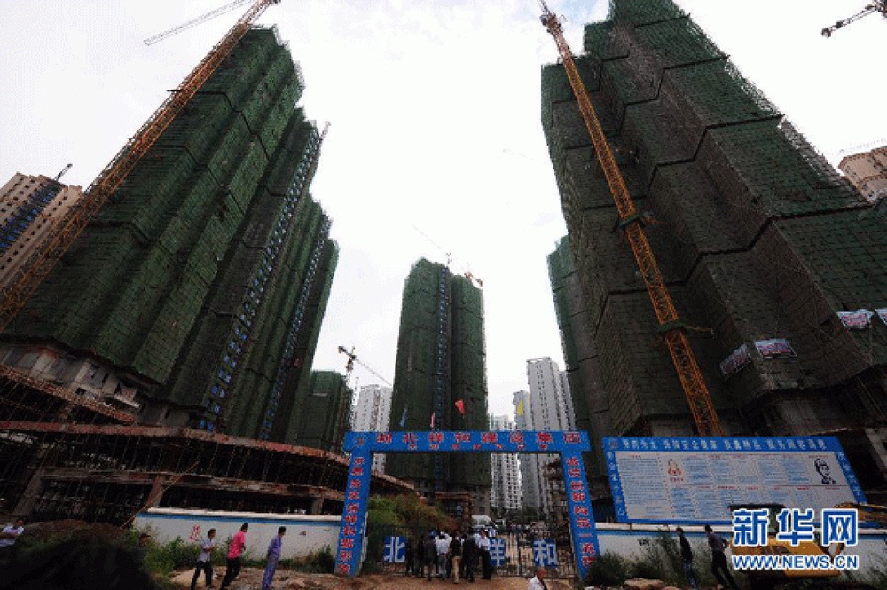Лифт с рабочими упал в строящемся небоскребе. Фото с сайта news.xinhuanet.com