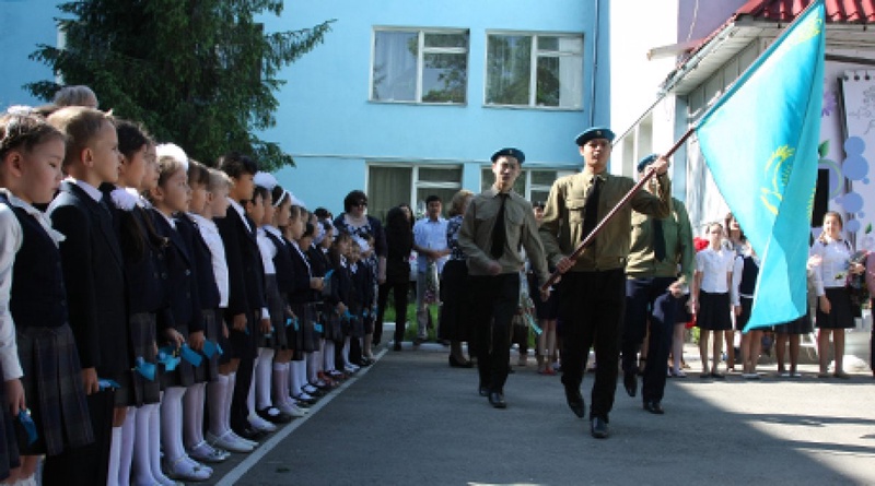 Алматинские школьники. Фото ©Ярослав Радловский