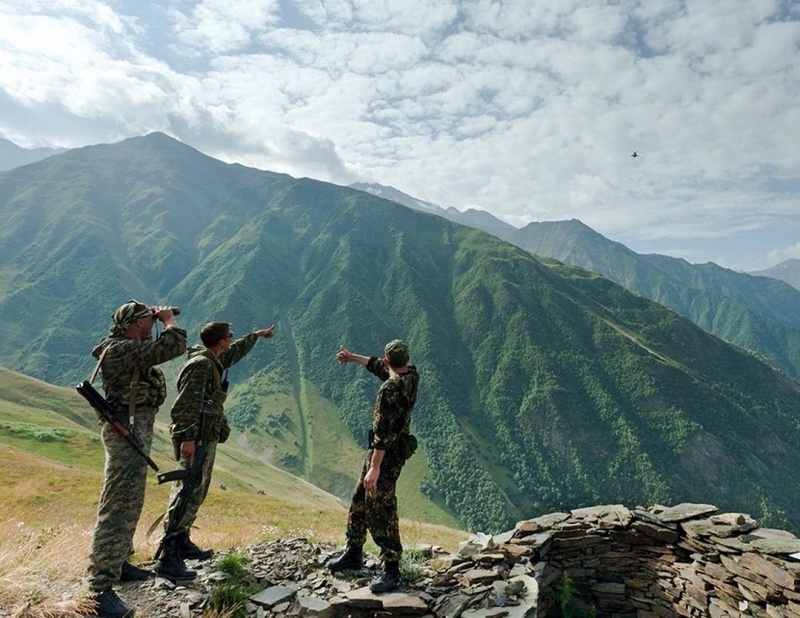 Пограничники на заставе в горной местности. Фото РИА Новости©