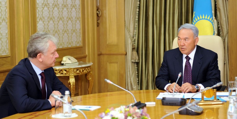 Нурсултан Назарбаев и Виктор Христенко. Фото с сайта akorda.kz