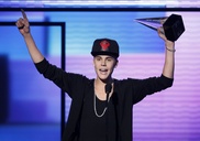 Джастин Бибер признан артистом года по версии American Music Awards