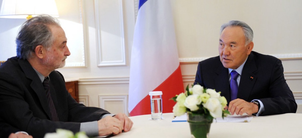 Нурсултан Назарбаев встретился в Париже с Жаком Аттали. Фото с сайта akorda.kz