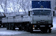 В казахстанской степи терпят бедствие российские дальнобойщики