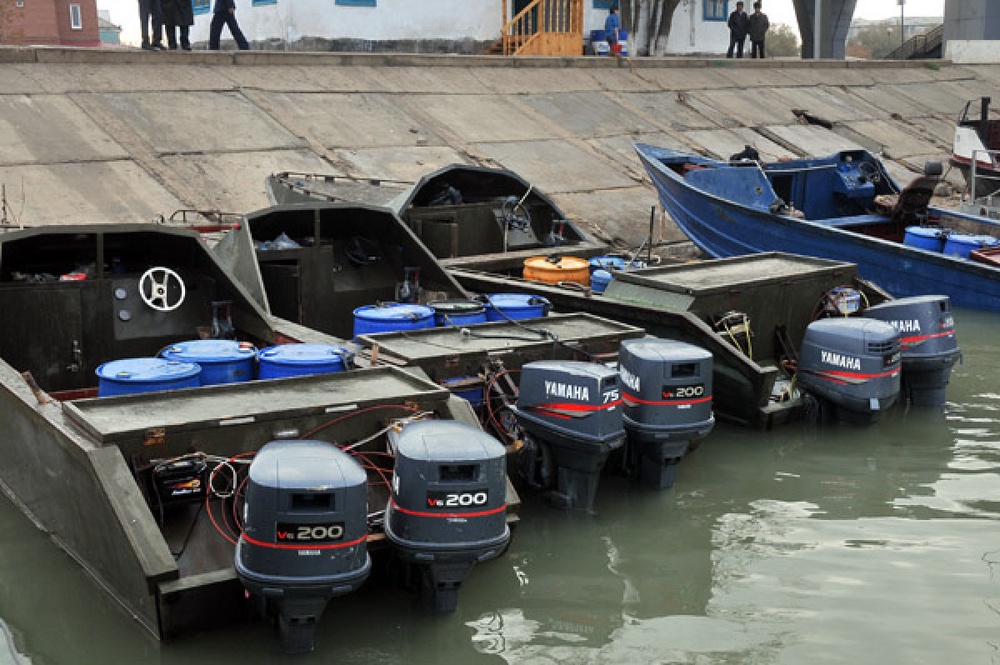 Браконьерские лодки. Фото с сайта azh.kz