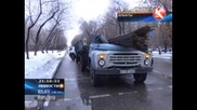 В Алматы водителя едва не убило незакрепленной арматурой