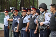 Против казахстанских полицейских чаще стали применять силу   