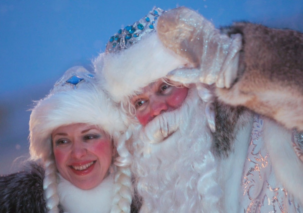 Дед Мороз и Снегурочка. Фото ©РИА Новости