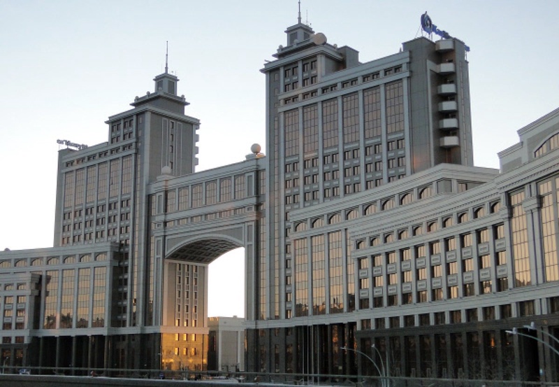 Здание центрального офиса АО НК "КазМунайГаз" в Астане. Фото ©РИА Новости