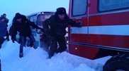 Спасатели вызволили из снега автобус с 20 пассажирами в Павлодарской области