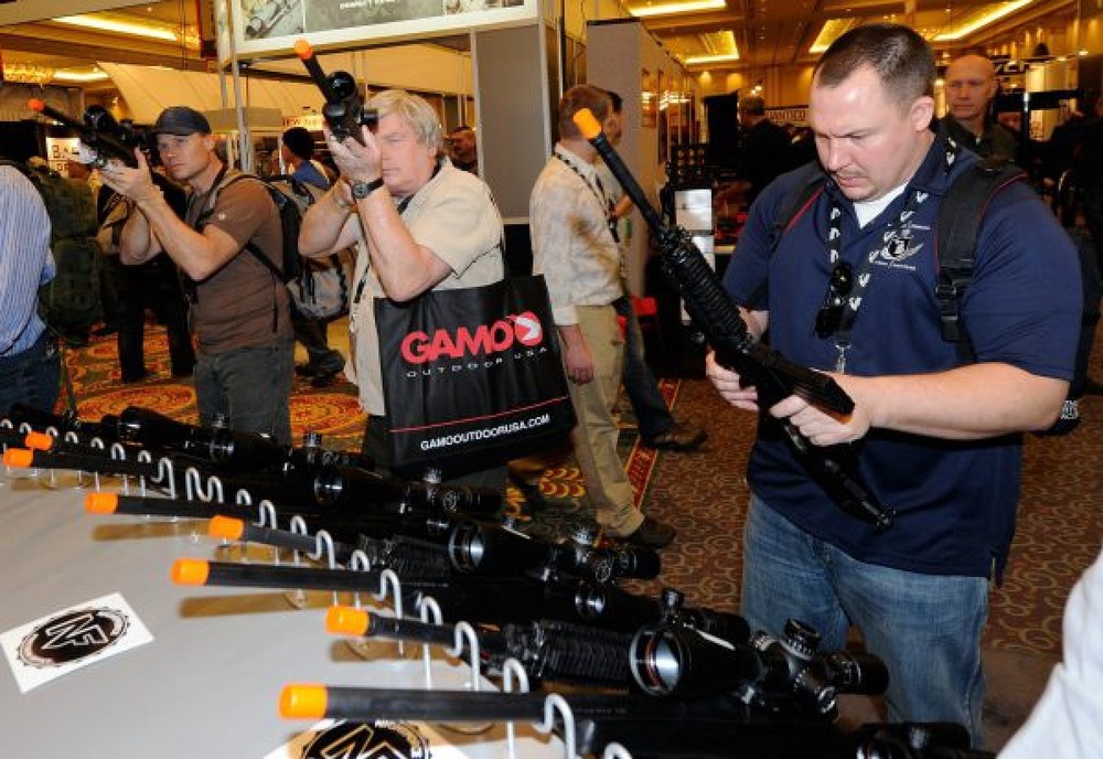 Американская выставка оружия.
Фото с сайта mignews.com