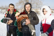 Швейцария одела бездомных Петропавловска в зимние вещи
