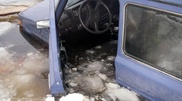 "Нива" вместе с водителем ушла под лед в Атырауской области