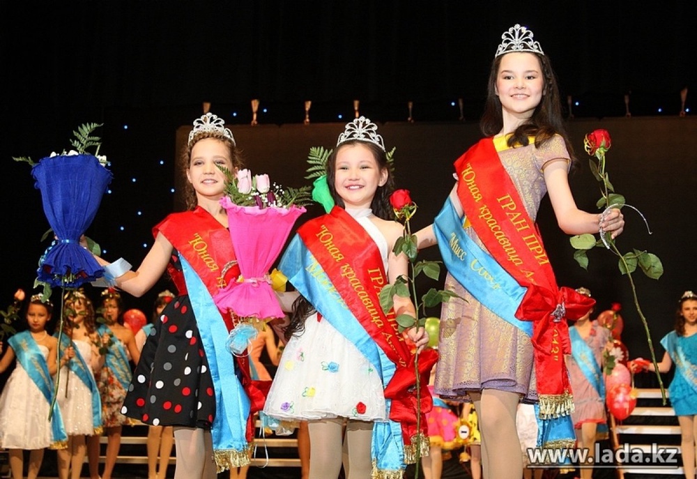 Победительницы конкурса в трех возрастных категориях. Фото ©<a href="http://lada.kz" target="_blank">lada.kz</a>\Ольга Ярославская