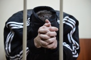 В Карагандинской области на 17 лет осужден насиловавший 13-летнюю дочь педофил