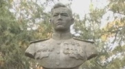 В Бишкеке восстановлен памятник легендарному казахскому летчику