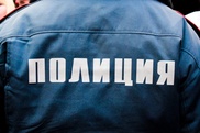 В Актобе наркоманы протащили полицейского на капоте авто