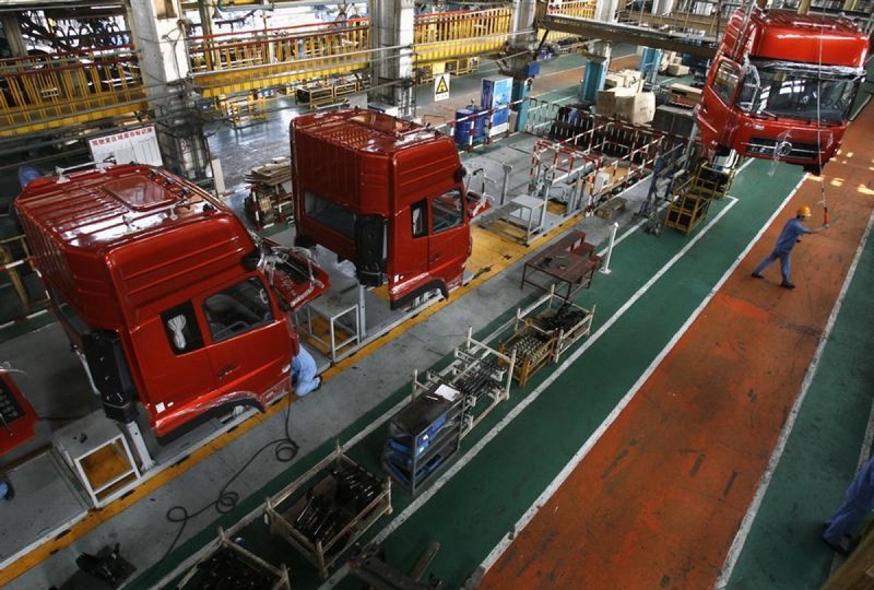 Производство китайских грузовых автомобилей. Фото ©REUTERS