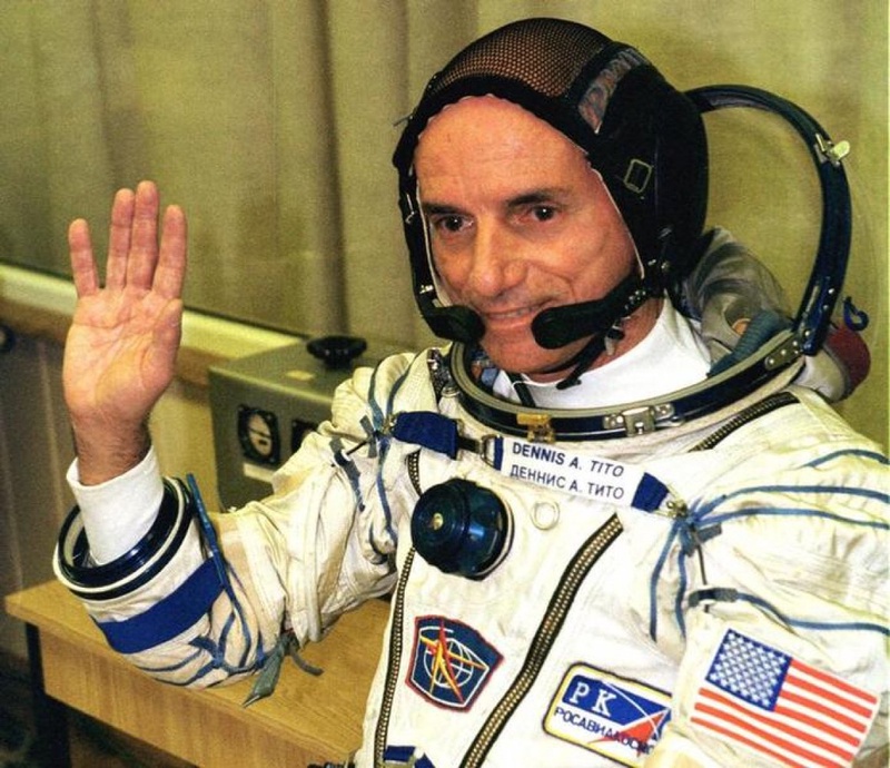 Первый в мире космический турист и мультимиллионер Деннис Тито. Фото ©REUTERS