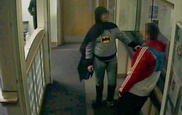 "Бэтмен" сдал преступника полицейским в Великобритании