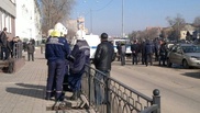 Захватчик заложниц в Астрахани освободил одну из них в обмен на еду