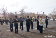 Уральские военные станцевали под "Ленинград"