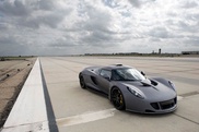 Самым быстрым в мире авто стал суперкар Hennessey 
