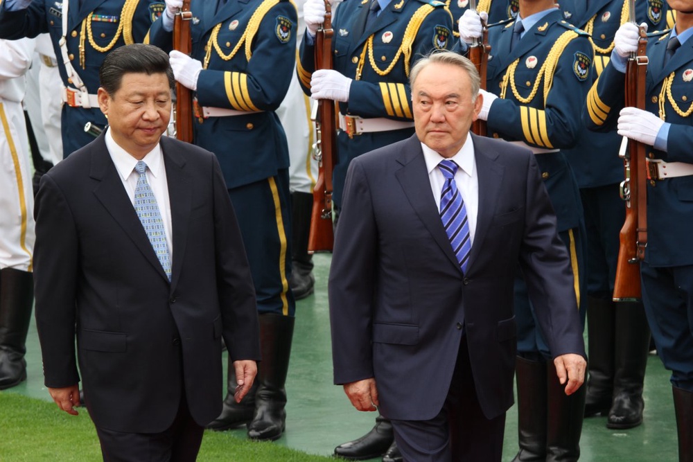Председатель КНР Си Цзиньпин и Президент Казахстана Нурсултан Назарбаев. Фото Дмитрий Хегай